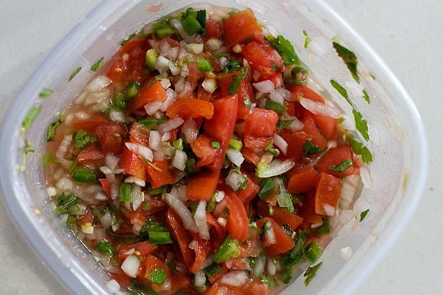 Zesty Homemade Salsa Recipe