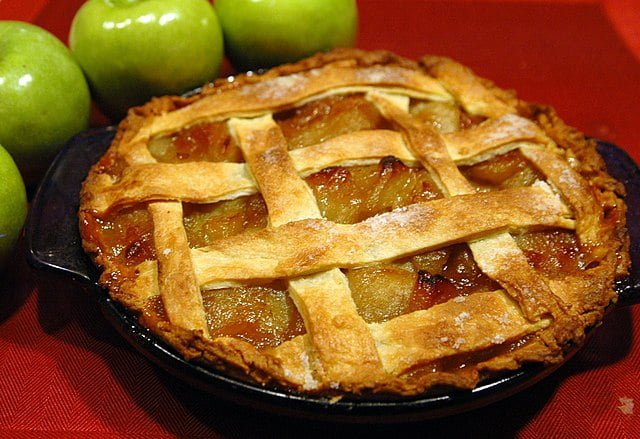 Autumn Harvest: Classic Homemade Apple Pie Recipe